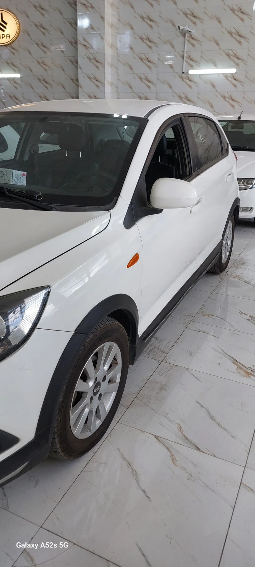 MVM 315 لاکچری - سمت چپ