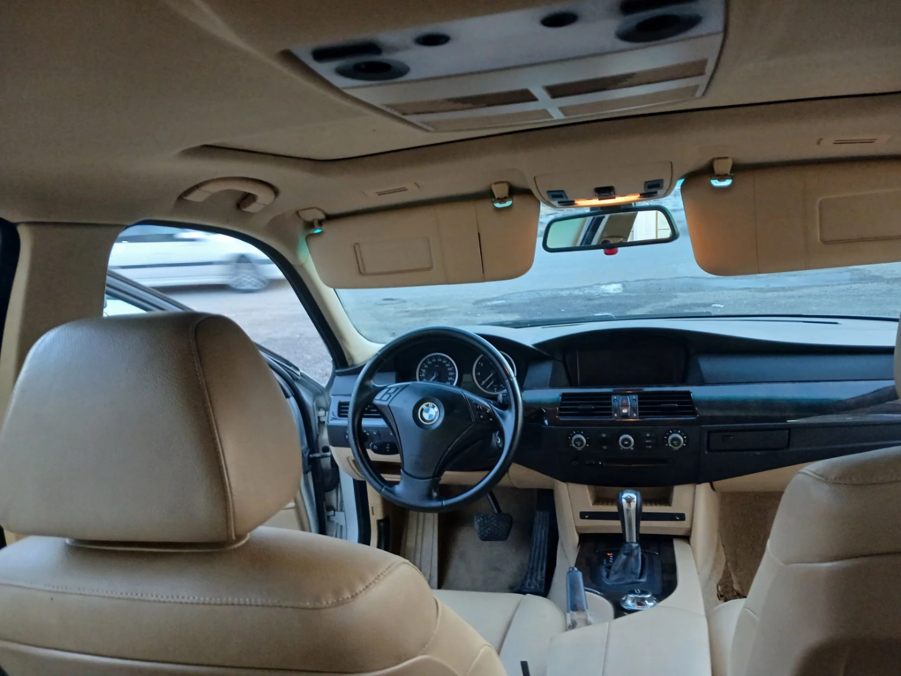 BMW 520i - جلو