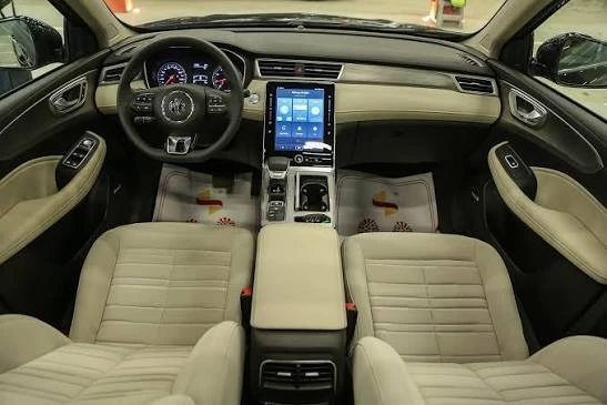MG 5 2026 - عکس داخل ماشین